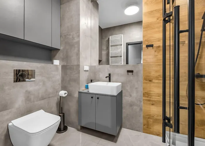 Klobucka Deluxe By Bookinghost * 바르샤바