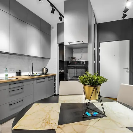 Apartament Kłobucka Deluxe By Bookinghost *